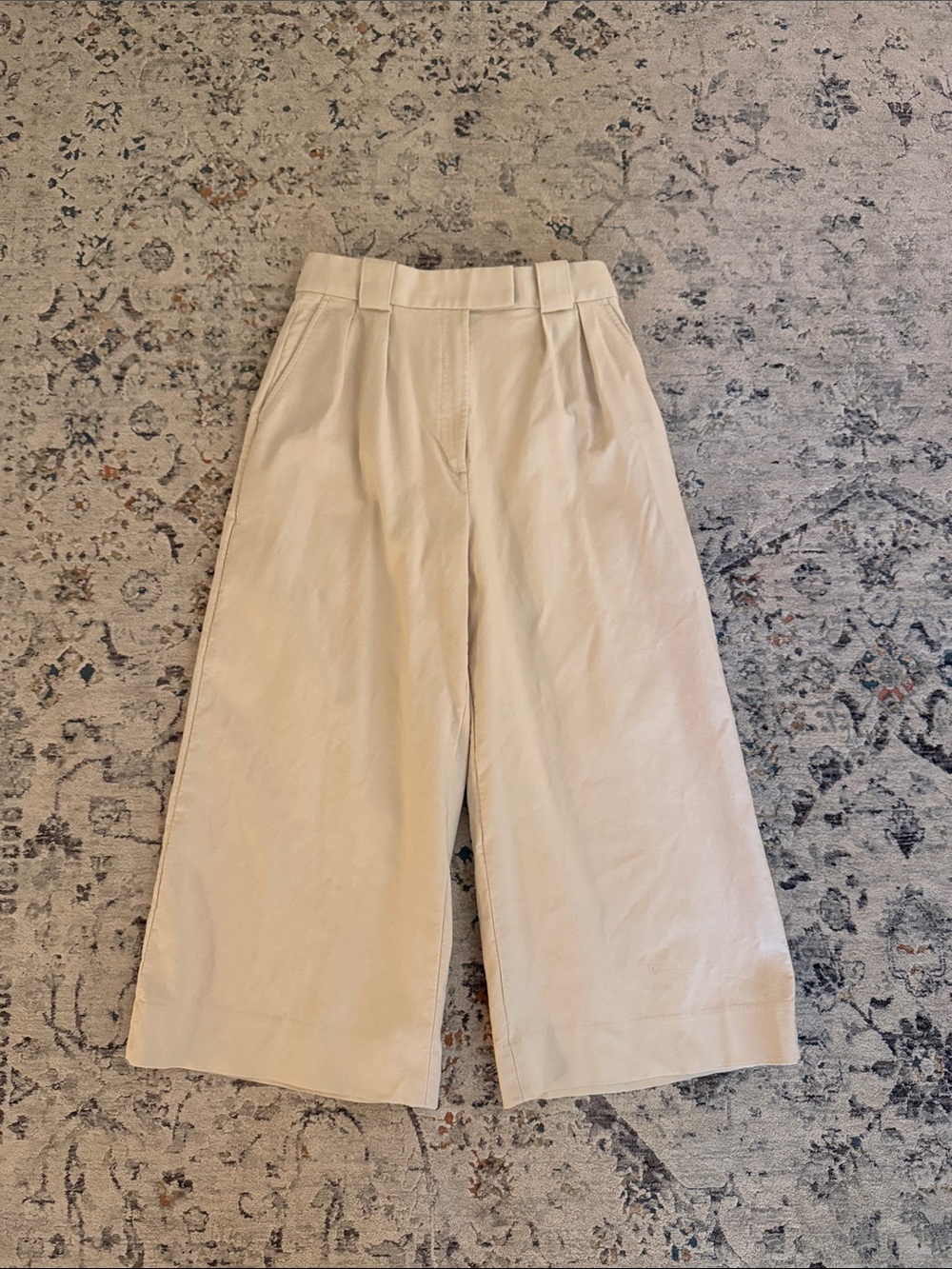 Banana Republic Wide Leg Pleated Trouser Cropped Pant